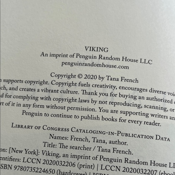 Tana French Hardcover Book Set - The Searcher & The Hunter - Picture 9 of 13